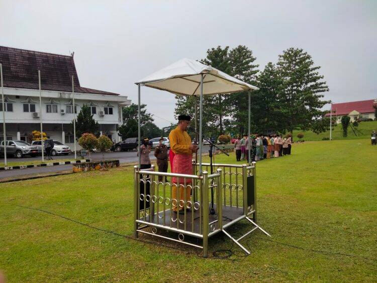 Sekda Tanjab Timur Pimpin Upacara Peringatan Hardiknas