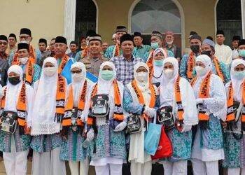 Bupati Lepas Jemaah Calon Haji Tanjabtim