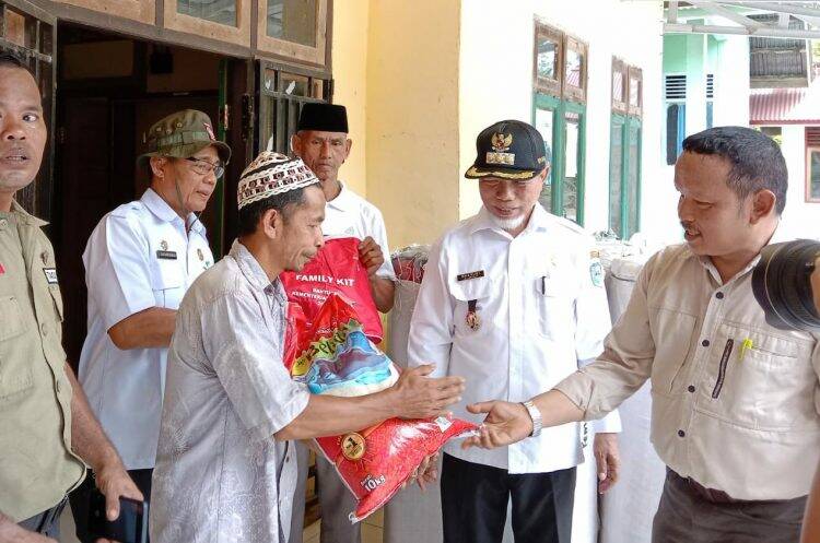 Al Haris Ringankan Beban Warga Terdampak Banjir