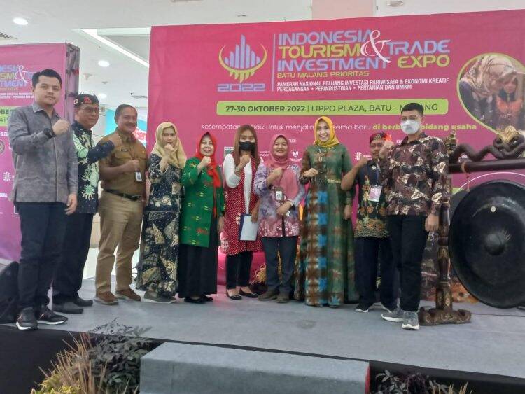 Tanjab Timur Juara Terbaik Stan Pameran Indonesia Tourism dan Trade Investment Expo