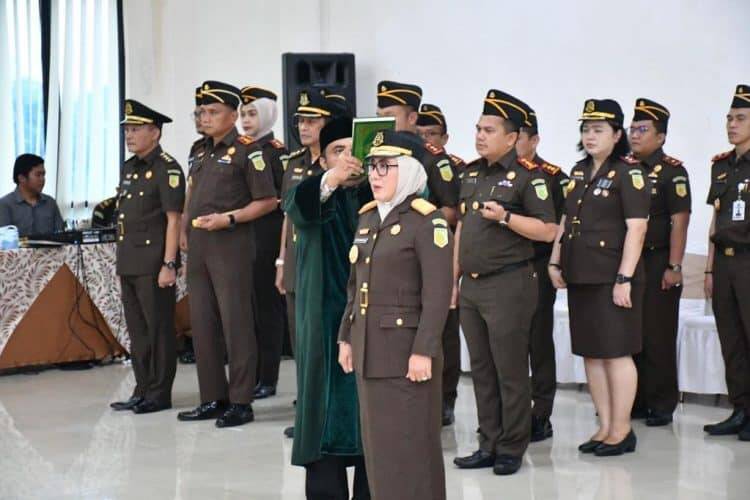 Delapan Pejabat Kejati Jambi yang Baru Saja Dilantik