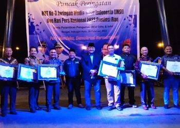 Mursyid dan Dodi Dapat Award Bersama Bupati, Dandim, Kapolres 