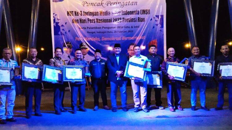 Mursyid dan Dodi Dapat Award Bersama Bupati, Dandim, Kapolres 