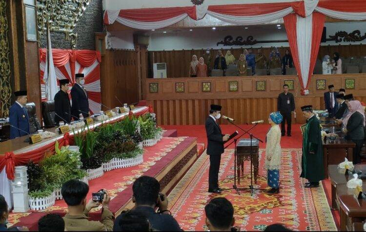 Sri Herlita Gantikan Agus Rama, Tiga Ranperda Setuju
