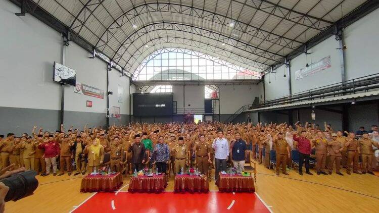 Rakor 704 Kades di Sungai Penuh, Al Haris: Stunting juga Persoalan Serius