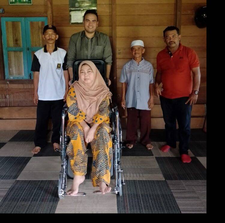 Anggota DPRD sekaligus Putra Mantan Bupati Lagi-lagi Bergerilya ke Tanjab Barat Berikan Aksi Nyata