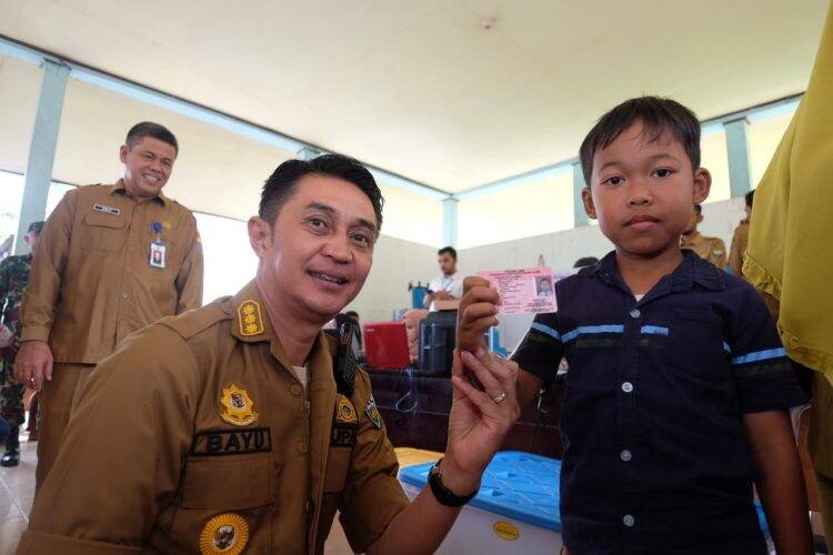 Bachyuni Deliansyah Minta Petugas Disdukcapil Fotonya yang Bagus
