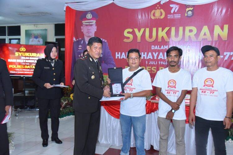 IWO Batang Hari Sapu Bersih Lomba Karya Tulis HUT Bhayangkara