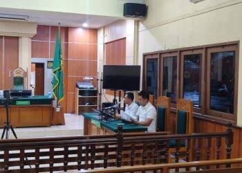 Sidang Praperadilan Mantan Dirut Bank Jambi Berlangsung Hingga Malam