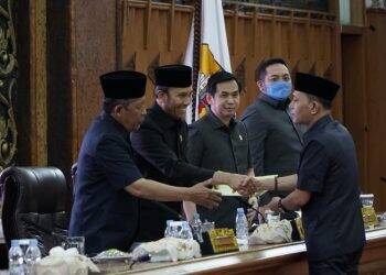 Sejumlah Fraksi Beri Pandangan Umum Terhadap Ranperda Perubahan APBD