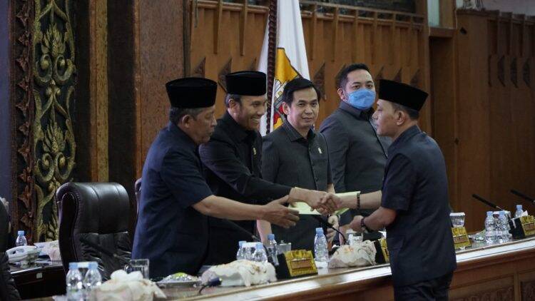 Sejumlah Fraksi Beri Pandangan Umum Terhadap Ranperda Perubahan APBD