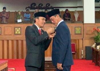 Ketua DPRD Jambi Pimpin Paripurna Pengambilan Sumpah PAW M Asriadi