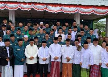 Ketua DPRD Jambi Hadir Pakai Sarung di Hari Santri