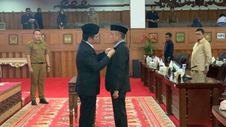 Taufik Gantikan Bustami Yahya sebagai Anggota DPRD Jambi
