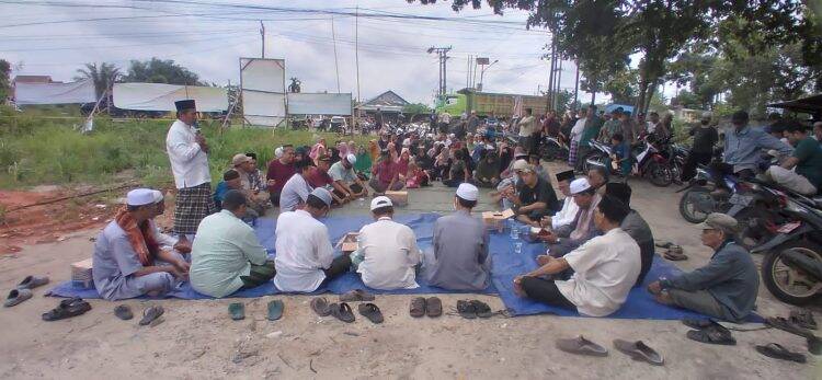 Ratusan Warga Gelar Doa Bersama di Lokasi Penolakan Stockpile Aurkenali