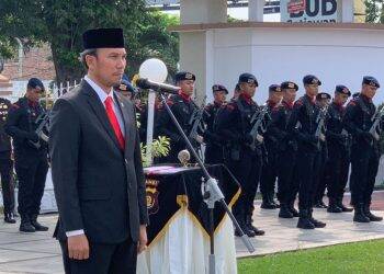 Jadi Irup Upacara Ziarah, Edi Purwanto Tabur Bunga di Taman Makam Pahlawan