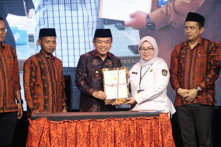 Jelang Pemilu 2024, Al Haris Bikin Sejarah Baru! Hibahkan Tanah dan Bangunan Kantor KPU Provinsi Jambi