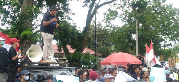 Sidang Paripurna Ultah 67 Provinsi Jambi, Gedung Rakyat Diserbu Ribuan Warga Aurkenali dan Mendalo Tolak Stockpile Batu Bara