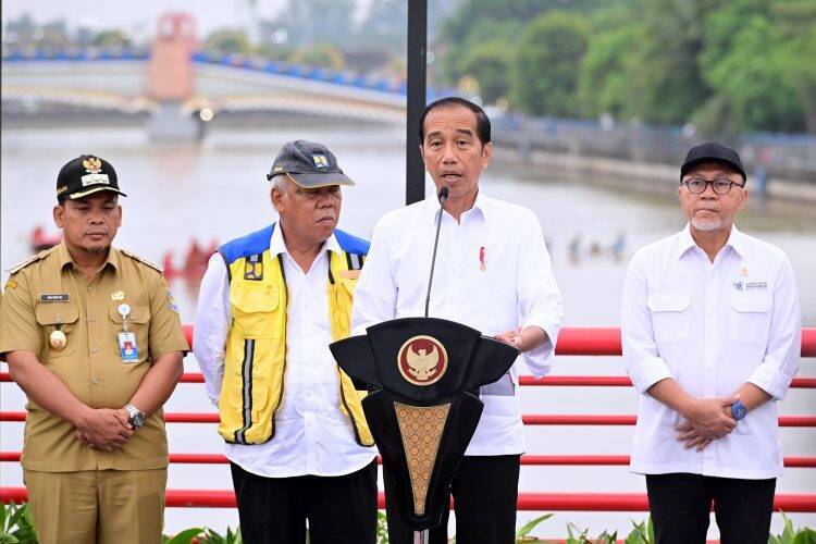 Jokowi Resmikan Tiga Jembatan Pengganti Callender Hamilton 