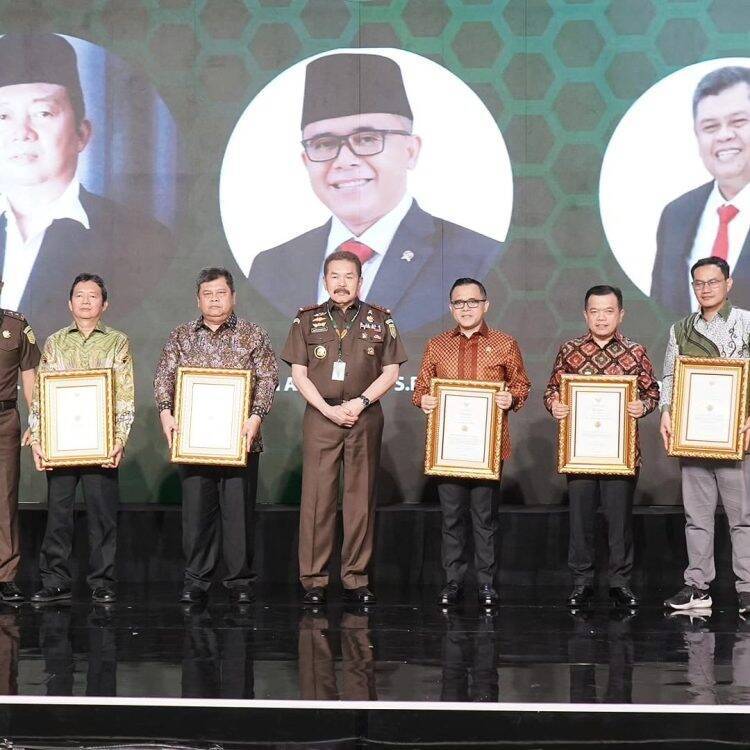 Al Haris Satu-satunya Gubernur di Indonesia Terima Penghargaan R. Soeprapto Award 2024