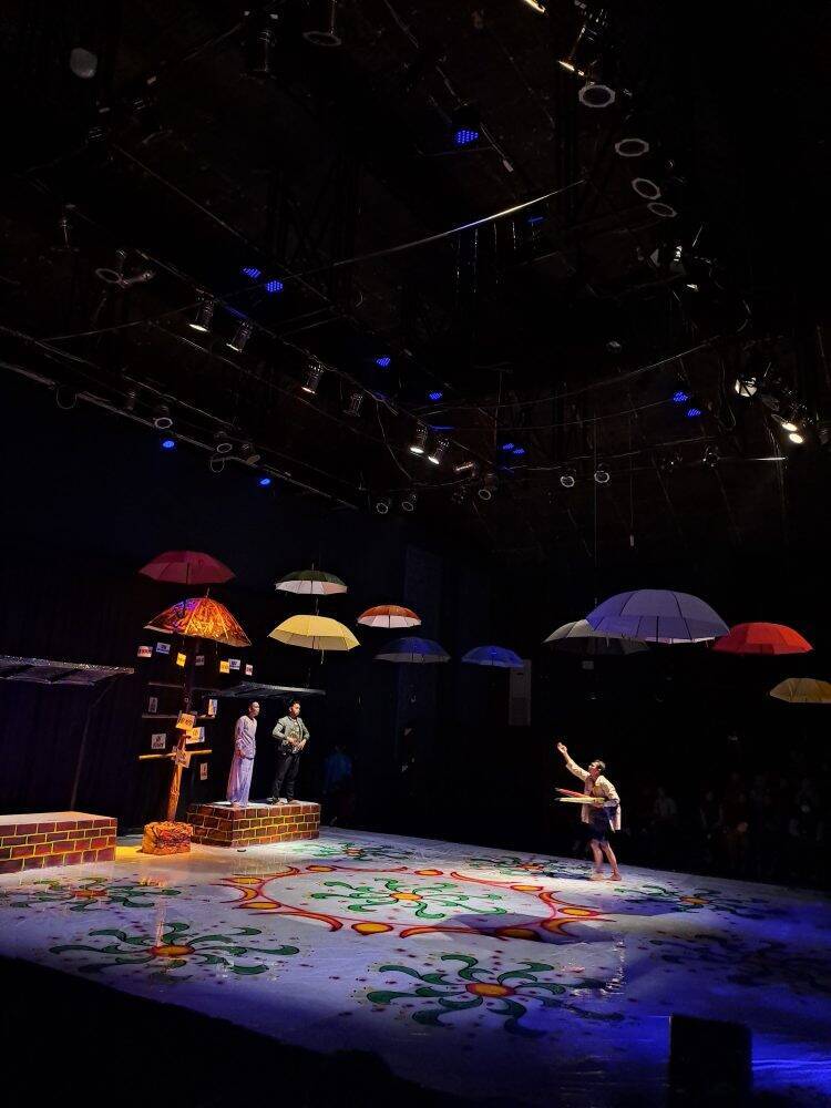 Payung Terakhir Teater Tonggak Beri Pesan Menohok Bagi Kita Semua