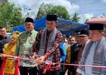Ketua DPRD Jambi Potong Pita Masjid Raya Paling Megah