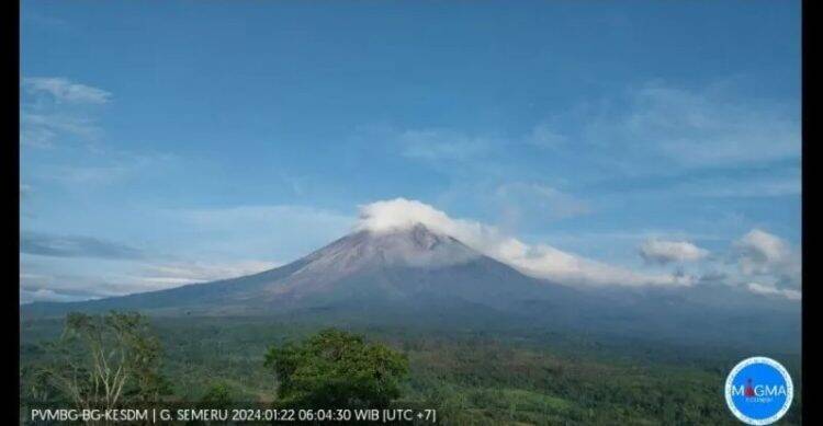 Senin Hari Ini, Gunung Semeru Alami 19 Kali Letusan