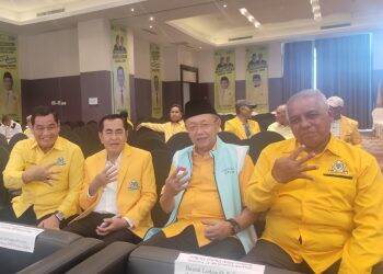 Momen Foto Bareng Tiga Mantan Kepala Daerah Dua Periode Jelang Kedatangan Ketum Golkar, Terselip Ketua Perkasa