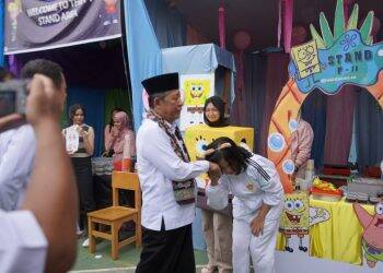 Sani Minta SMAN 3 Kota Jambi Berwawasan Global dan Berkarakter Pancasila
