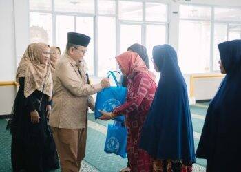 Ketua PAN Kota Jambi Isi Kebaikan Bersama Warga Simpang Tiga Sipin