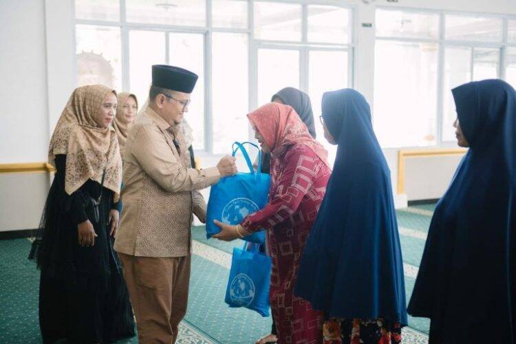 Ketua PAN Kota Jambi Isi Kebaikan Bersama Warga Simpang Tiga Sipin