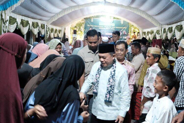 Haris Disambut Hangat di Simbur Naik Tanjabtim