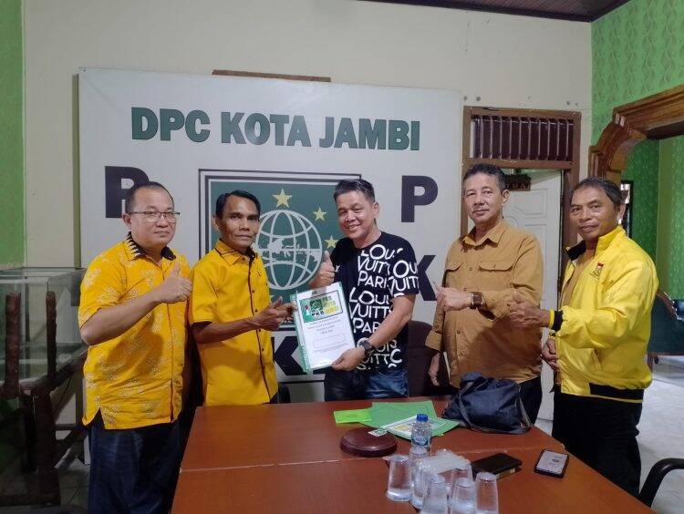 Serentak! Al Haris-Budi-Romi Ambil Formulir Maju Pilkada dari PKB