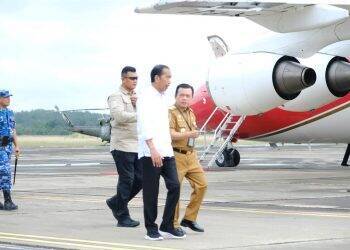 Mendarat di Bungo, Jokowi Langsung Naik Heli ke Kampung Halaman Al Haris