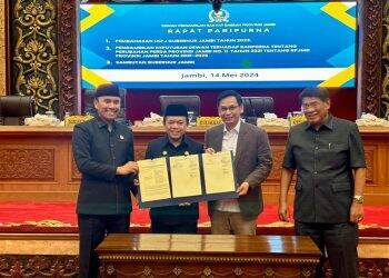 Semua Fraksi DPRD Jambi Sepakati Perubahan Perda RPJMD 2021-2026