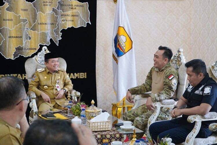 Al Haris Terima Penghargaan dari Densus 88