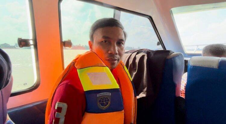 Ketua DPRD Jambi Kelilingi Jembatan Aurduri 1 Pasca Ditabrak Tongkang Batubara