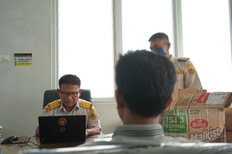 Karantina Jambi Tahan Gelembung Ikan Rp15 Juta Tanpa Dokumen