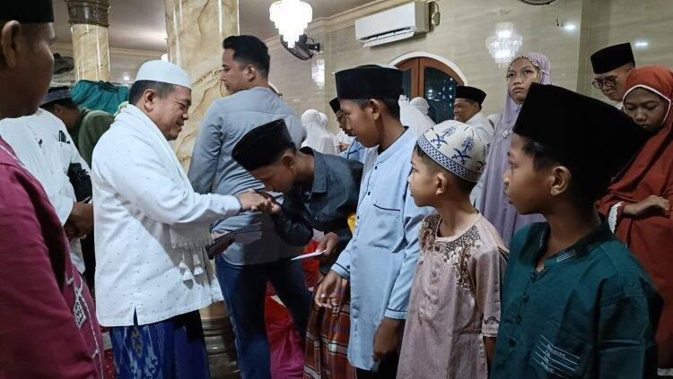 Al Haris Berikan Sembako dan Santuni Anak Yatim