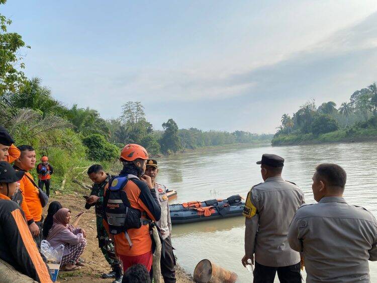 Andi Terseret Arus Sungai Batang Tebo Karena Lelah Berenang