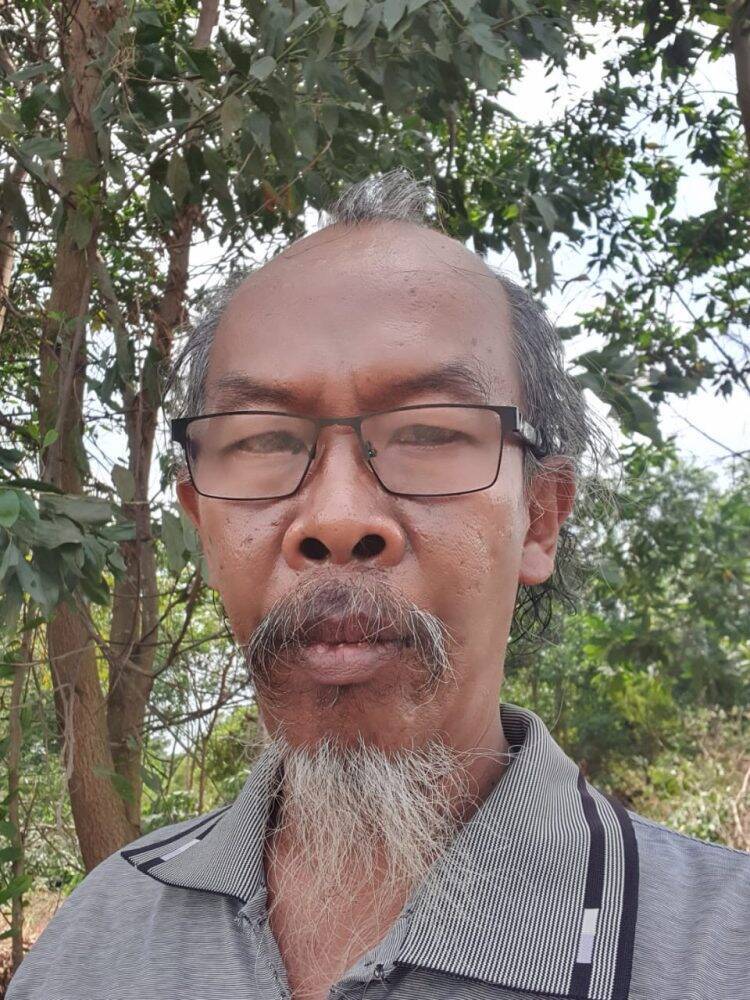 LATAH ATAUKAH PURA-PURA