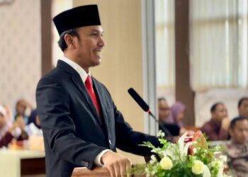 Ketua DPRD Jambi Raih Gelar Doktor dengan IPK Paling Memukau 