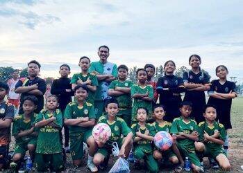 Warga Tidak Mau Sia-siakan Foto Bersama Fadhil Arief