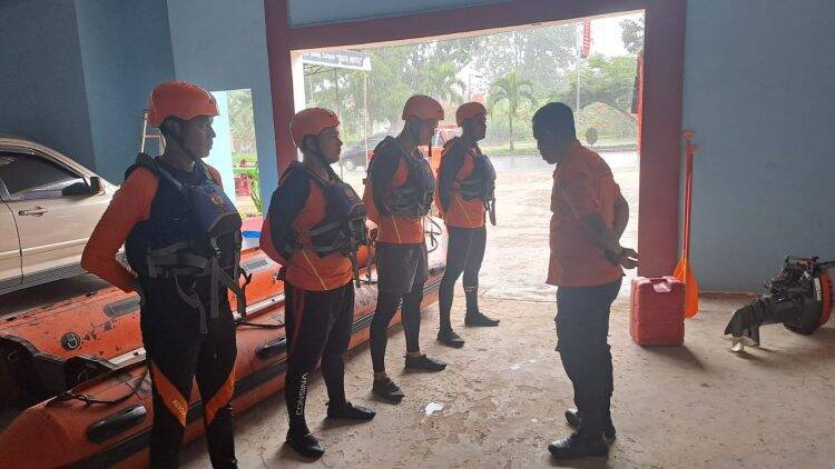 Senggol Kapal Orang, Laujuk Tenggelam, SAR Dikerahkan