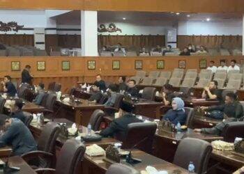 Anggota DPRD yang Catut Nomor Ijazah dan STTB Orang Lain Langsung Diskakmat Hafiz Fattah dalam Paripurna