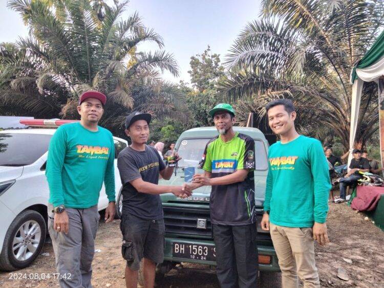Sekda Serahkan Hadiah Utama Suzuki Katana