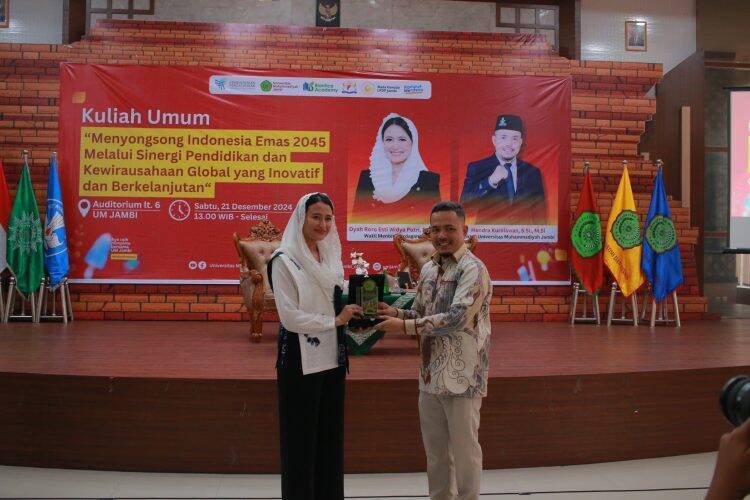 Wamendag Beri Kuliah Umum ke Mahasiswa UM Jambi, Perkuat UMKM dan SDM Menuju Indonesia Emas 2045