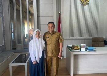 Sekda Lepas Siswi SMPN Tanjab Timur Ikut Olimpiade Tingkat Nasional