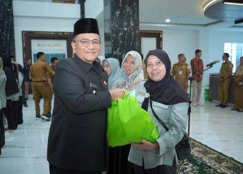 Jelang Idul Fitri, Baznas dan TP PKK Salurkan Santunan untuk 750 Anak Yatim dan Dhuafa
