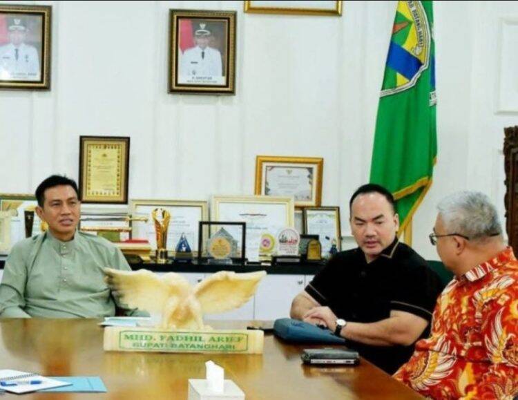 Bupati Fadhil Terima Audiensi Perusahaan dari Negara Cina